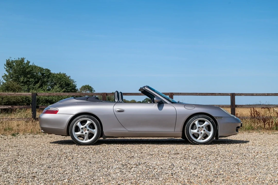 2001 Porsche 996 Carrera - Image 12 of 31