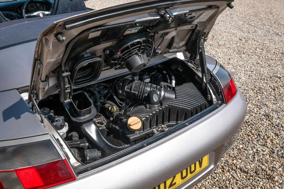 2001 Porsche 996 Carrera - Image 10 of 31