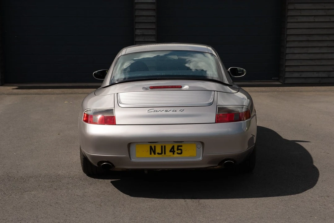 2001 Porsche 996 Carrera 4 - Image 21 of 30