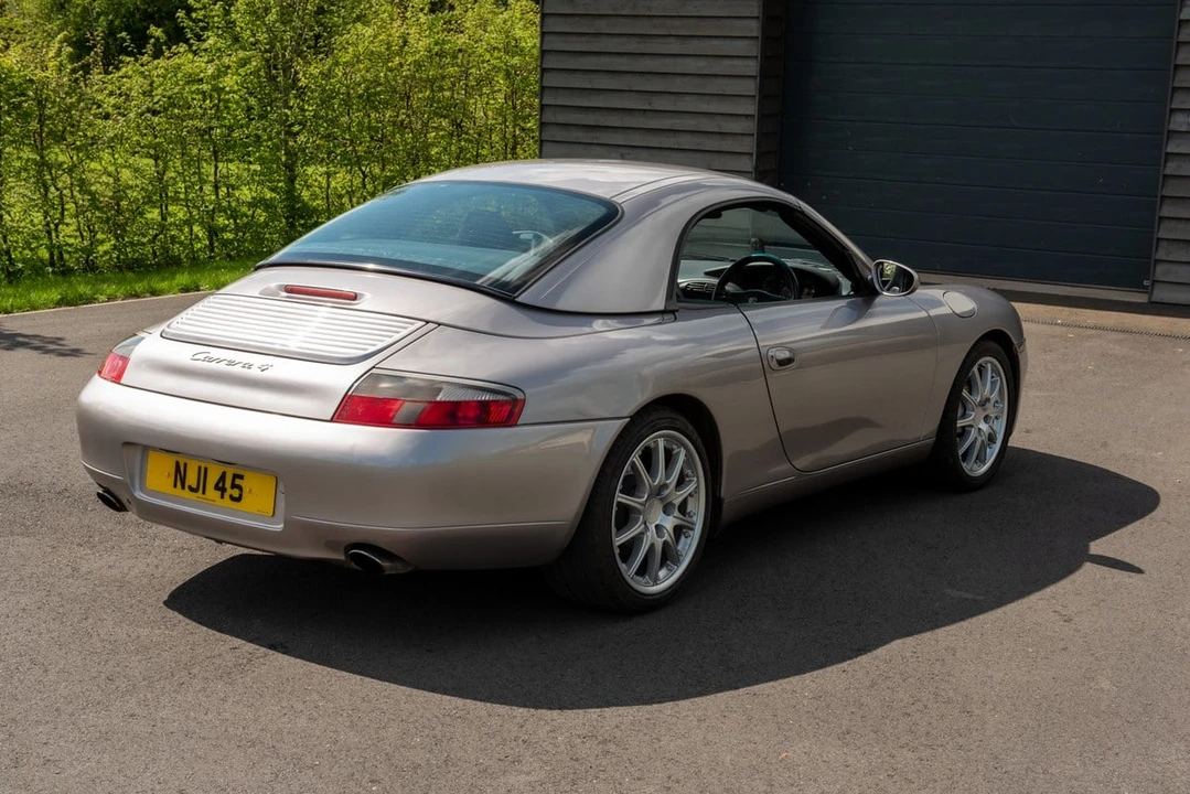 2001 Porsche 996 Carrera 4 - Image 22 of 30