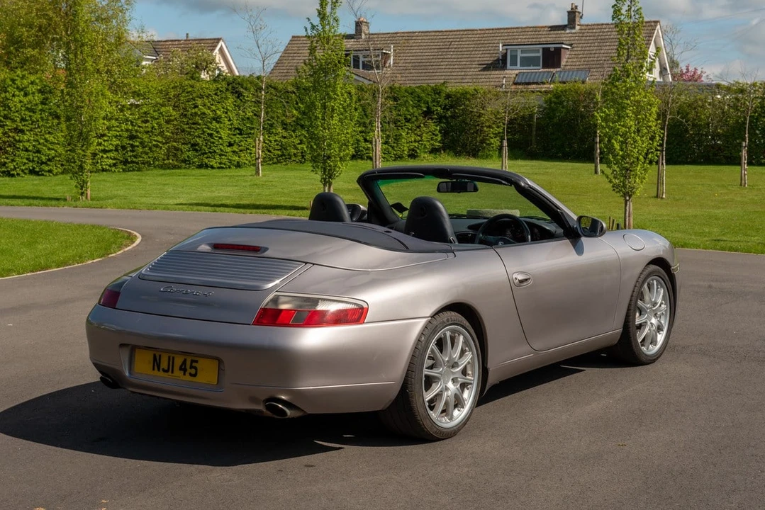 2001 Porsche 996 Carrera 4 - Image 6 of 30