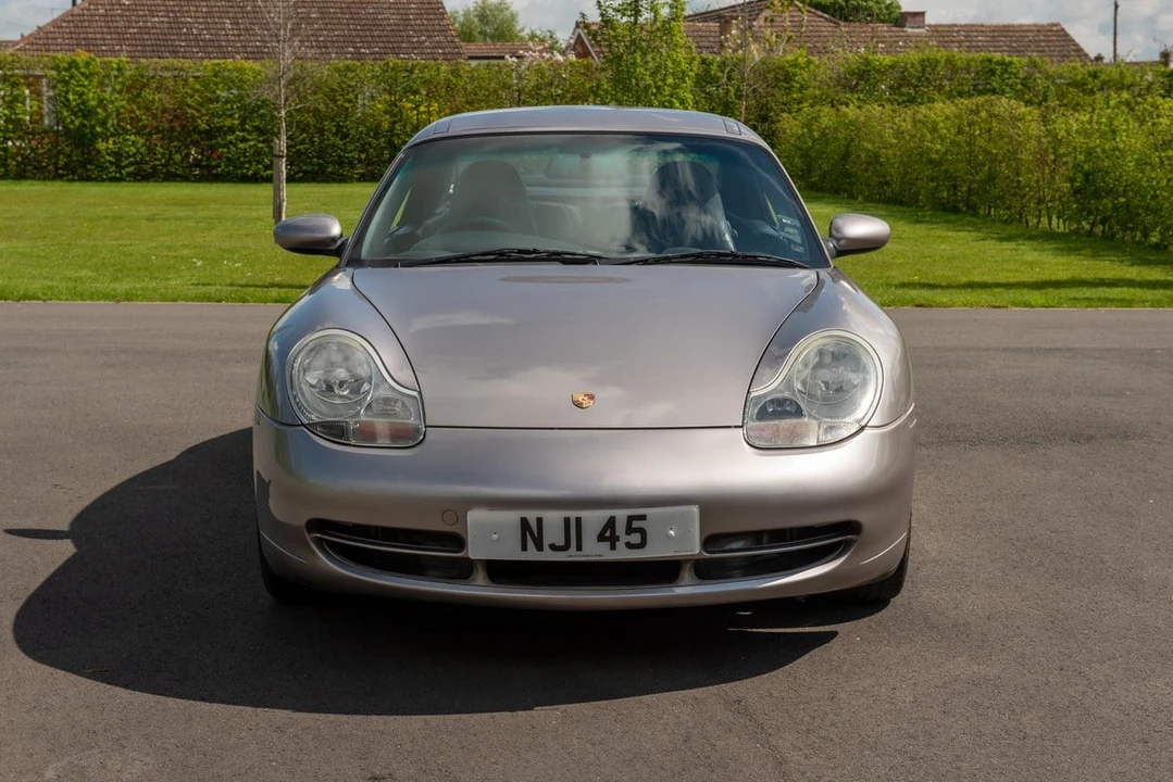 2001 Porsche 996 Carrera 4 - Image 25 of 30