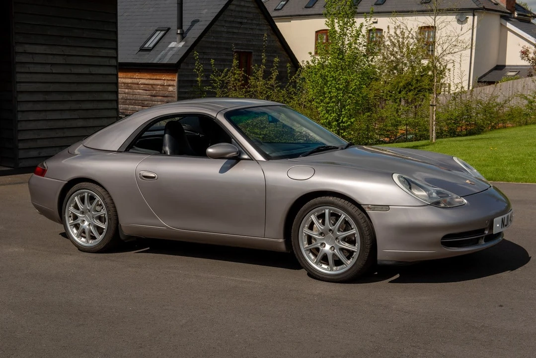 2001 Porsche 996 Carrera 4 - Image 24 of 30