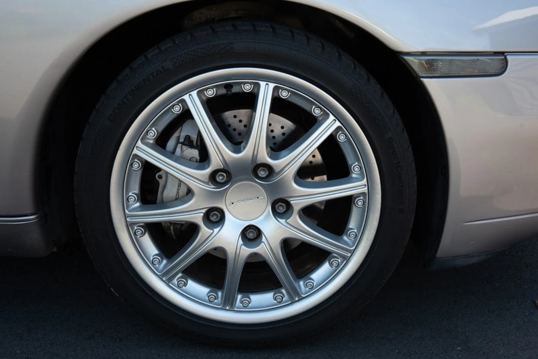 2001 Porsche 996 Carrera 4 - Image 27 of 30