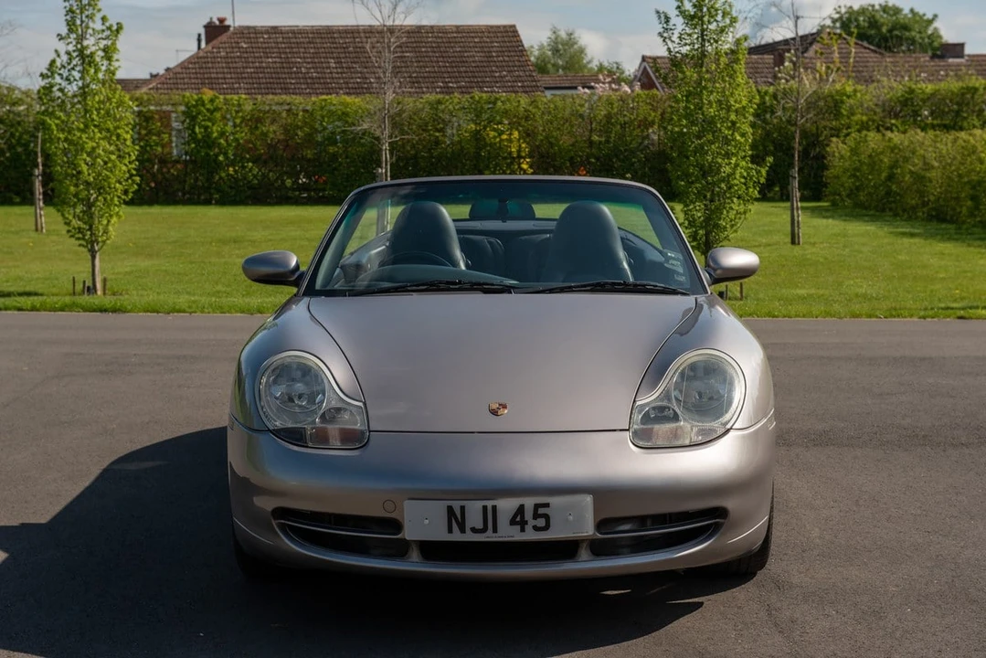 2001 Porsche 996 Carrera 4 - Image 8 of 30