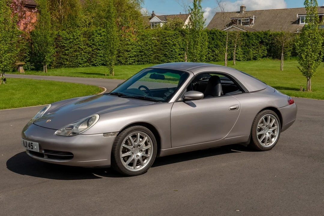 2001 Porsche 996 Carrera 4 - Image 18 of 30