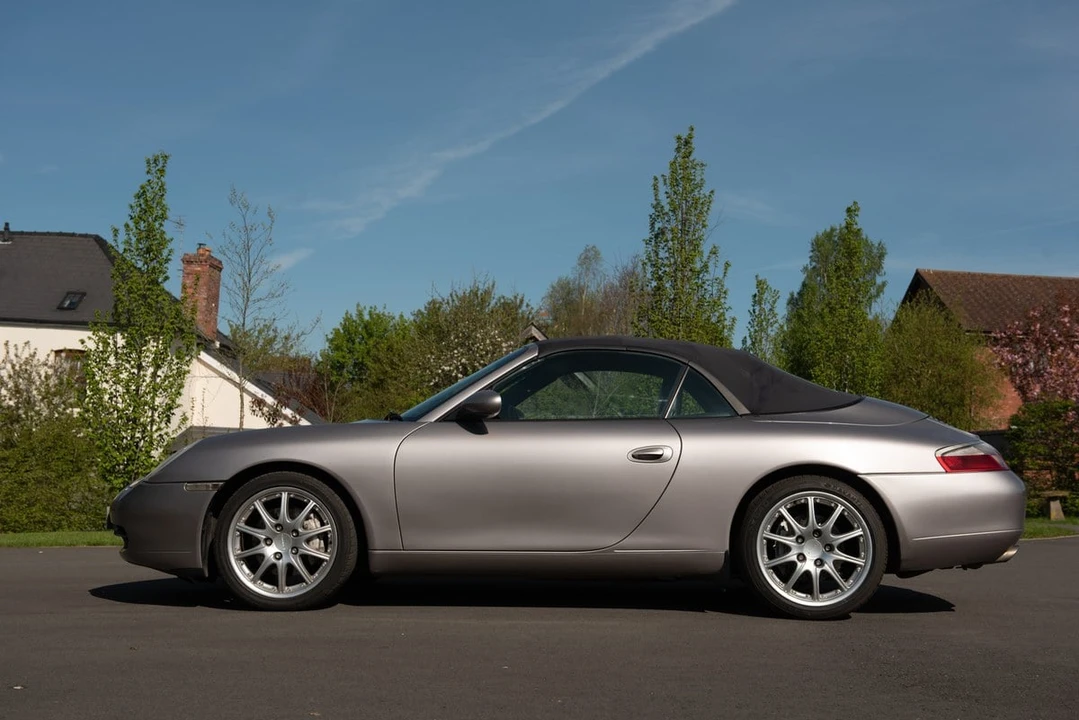 2001 Porsche 996 Carrera 4 - Image 13 of 30