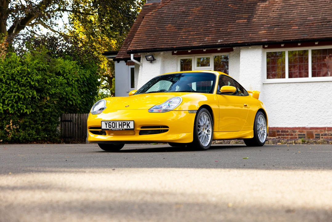 2001 Porsche 996 Carrera 4 - Image 11 of 31