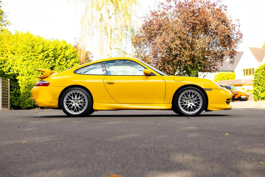 2001 Porsche 996 Carrera 4 - Image 8 of 31