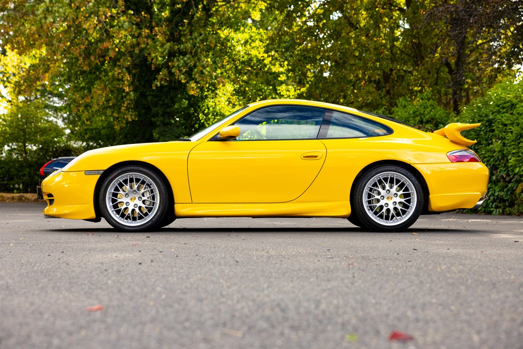 2001 Porsche 996 Carrera 4 - Image 4 of 31