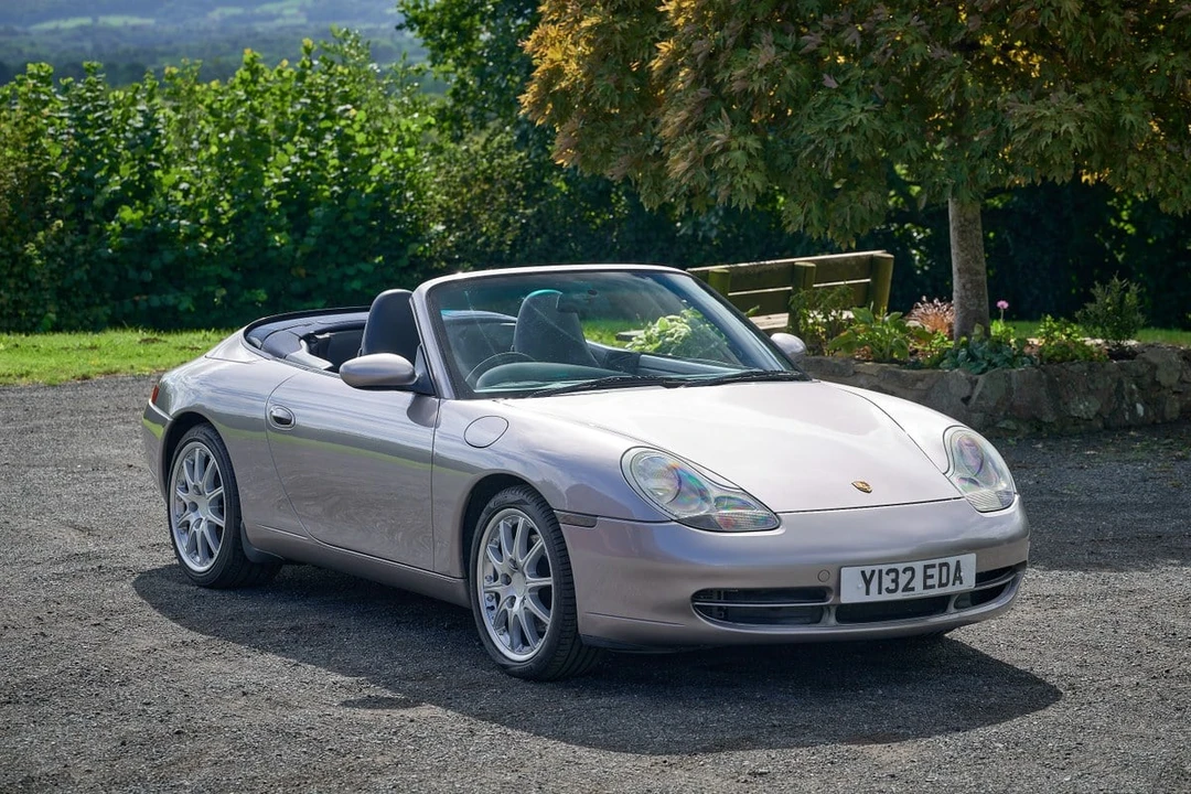 2001 Porsche 996 Carrera 4 - Image 6 of 30