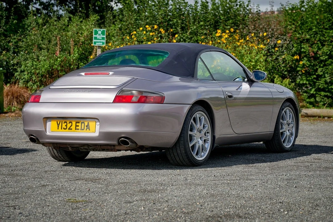 2001 Porsche 996 Carrera 4 - Image 23 of 30