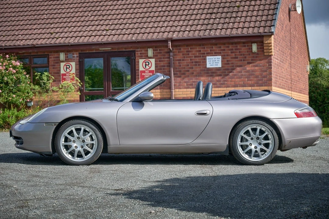 2001 Porsche 996 Carrera 4 - Image 14 of 30