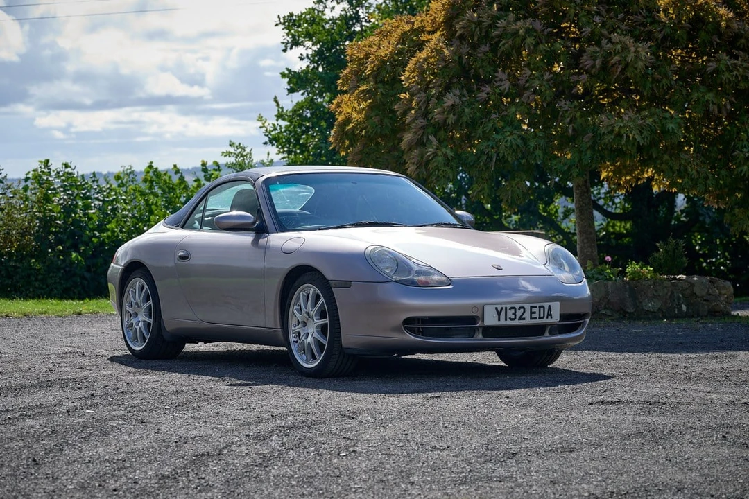 2001 Porsche 996 Carrera 4 - Image 18 of 30