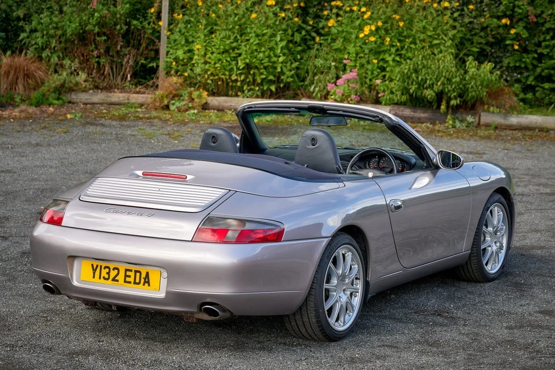 2001 Porsche 996 Carrera 4 - Image 10 of 30
