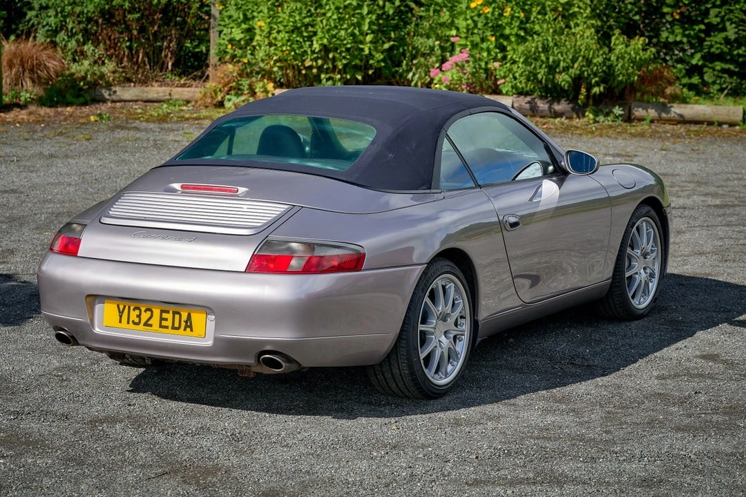 2001 Porsche 996 Carrera 4 - Image 24 of 30