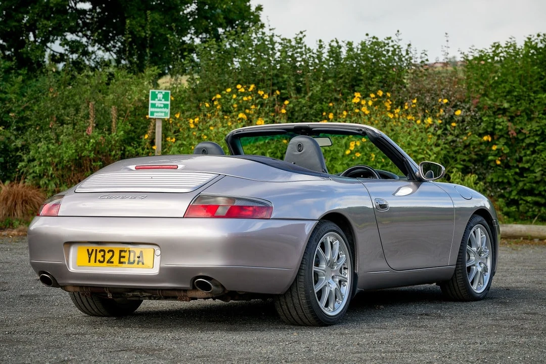 2001 Porsche 996 Carrera 4 - Image 9 of 30