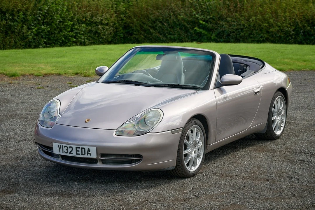 2001 Porsche 996 Carrera 4 - Image 7 of 30
