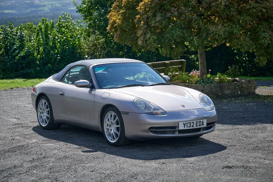 2001 Porsche 996 Carrera 4 - Image 19 of 30