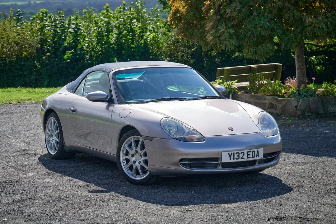 2001 Porsche 996 Carrera 4 - Image 16 of 30