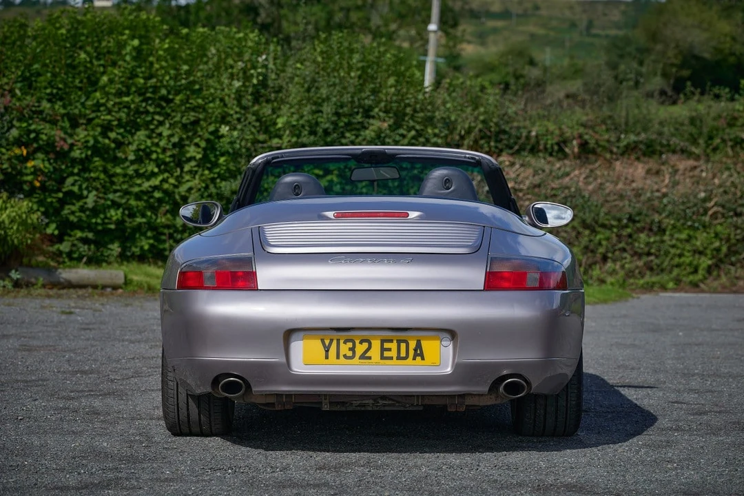 2001 Porsche 996 Carrera 4 - Image 12 of 30