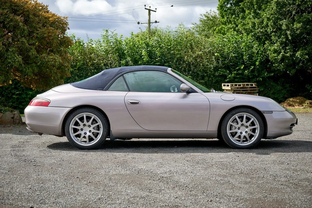 2001 Porsche 996 Carrera 4 - Image 27 of 30