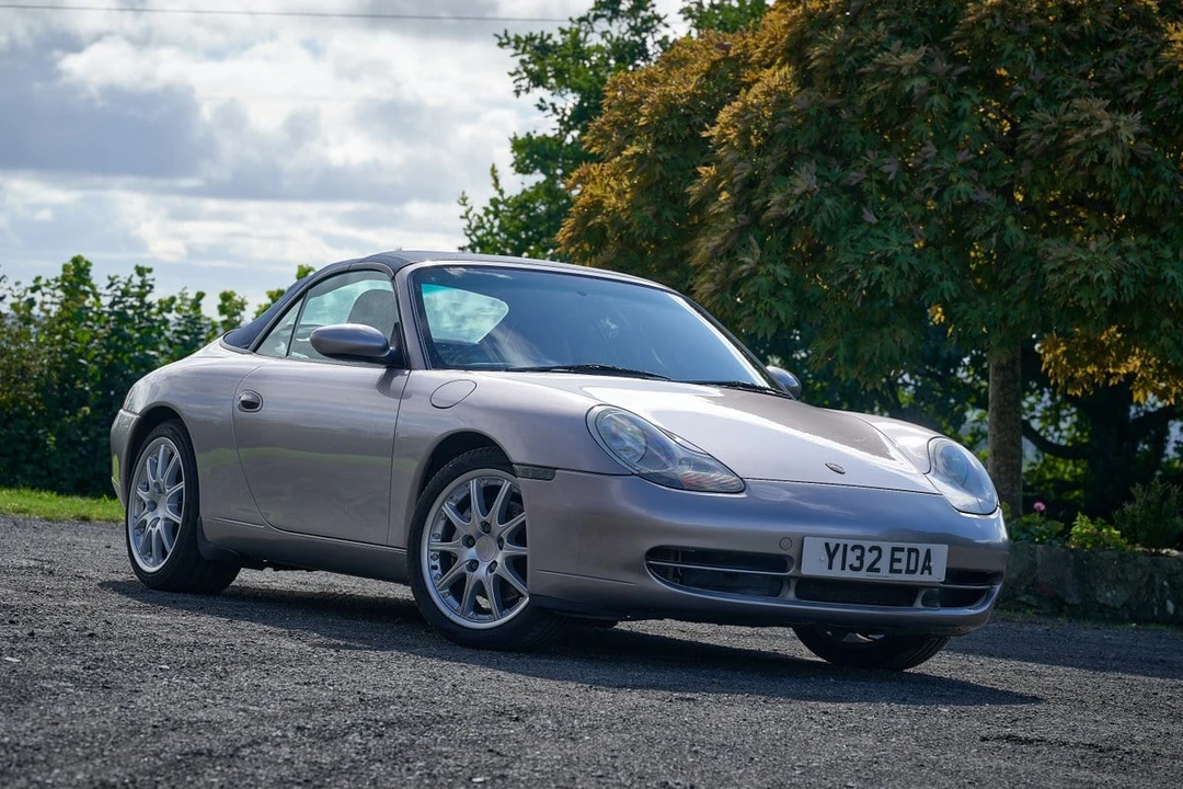 2001 Porsche 996 Carrera 4 - Image 15 of 30