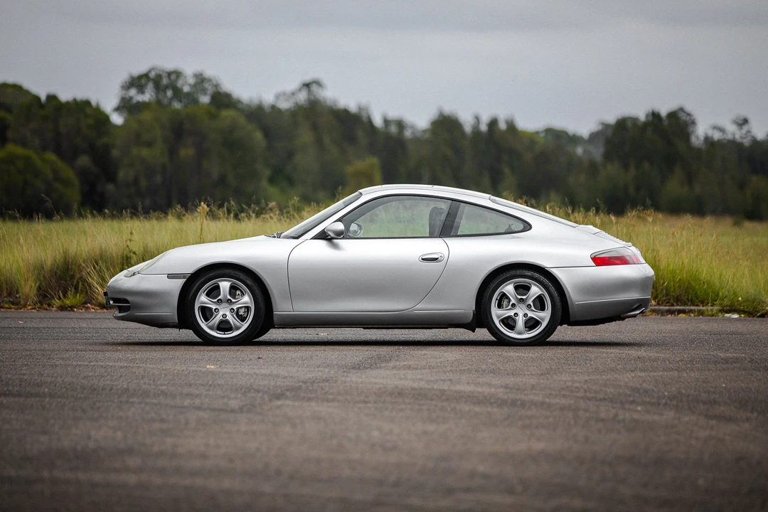 2001 Porsche 996 Carrera 4 - Image 19 of 31