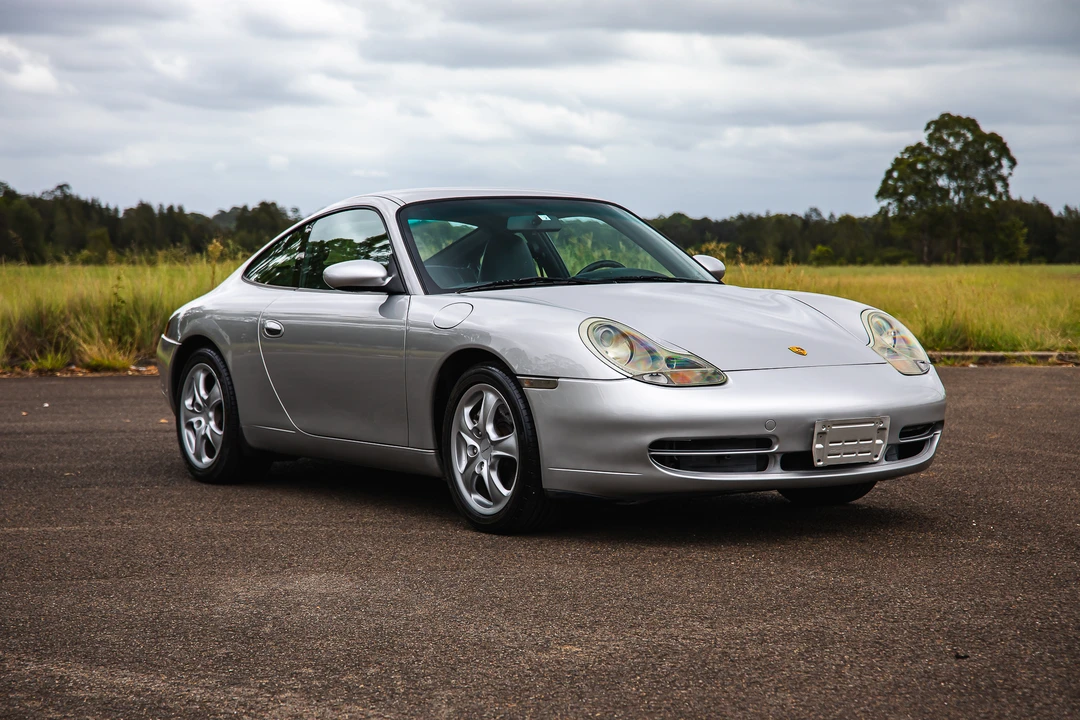 2001 Porsche 996 Carrera 4 - Image 9 of 31