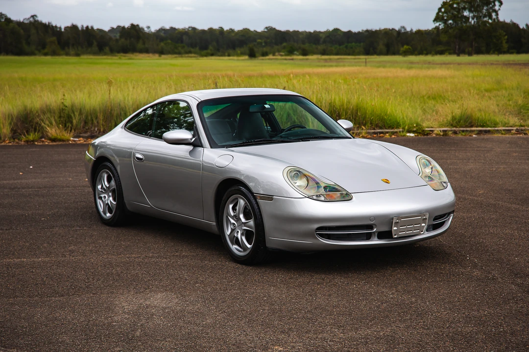 2001 Porsche 996 Carrera 4 - Image 17 of 31