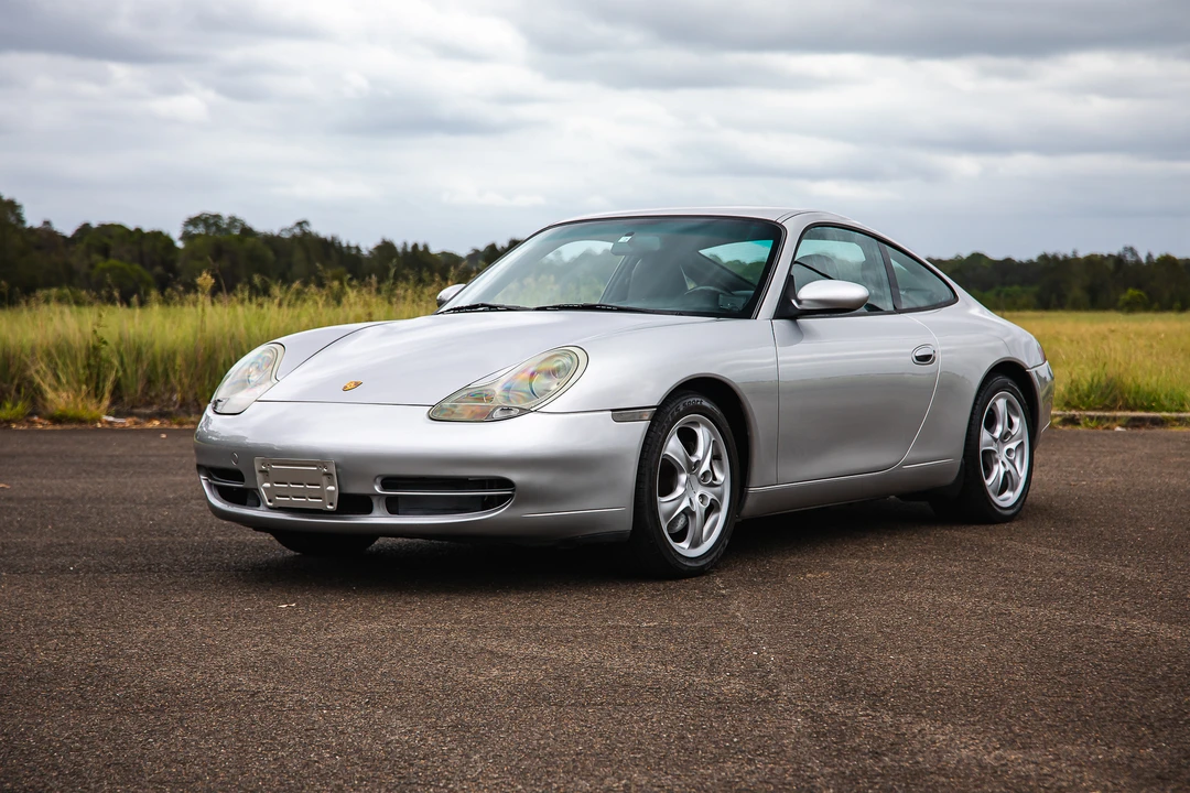 2001 Porsche 996 Carrera 4 - Image 11 of 31