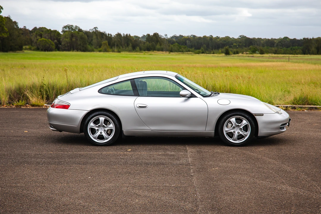 2001 Porsche 996 Carrera 4 - Image 16 of 31