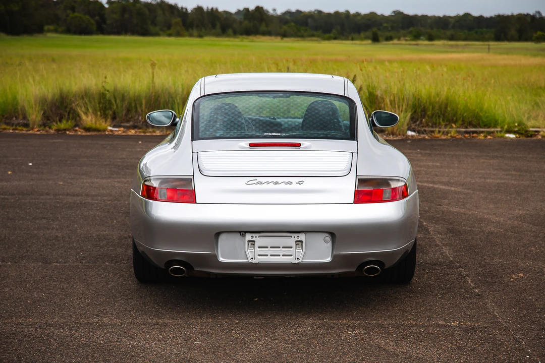 2001 Porsche 996 Carrera 4 - Image 14 of 31