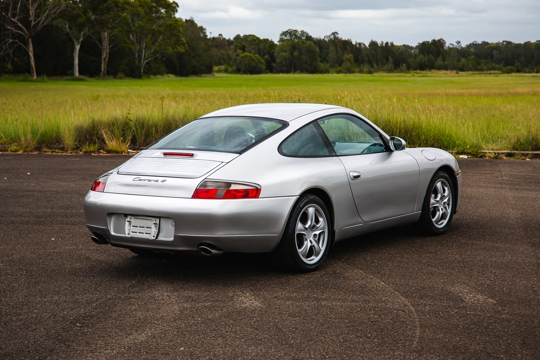 2001 Porsche 996 Carrera 4 - Image 15 of 31