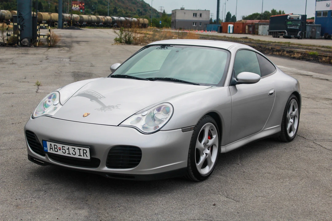 2001 Porsche 996 Carrera 4S - Image 10 of 31