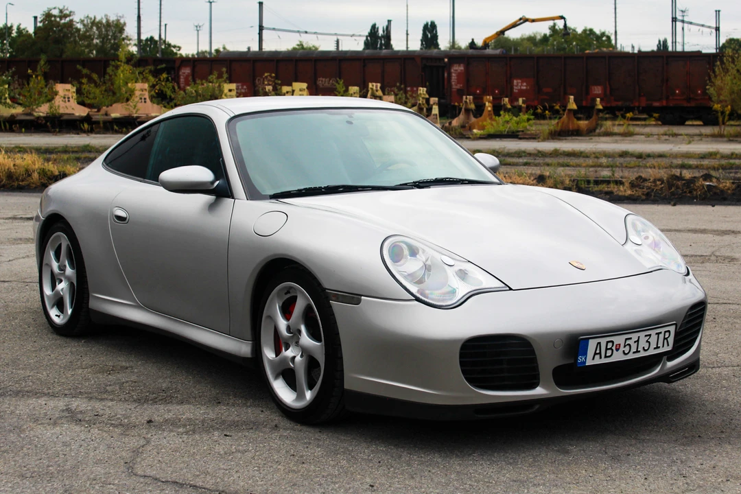 2001 Porsche 996 Carrera 4S - Image 9 of 31