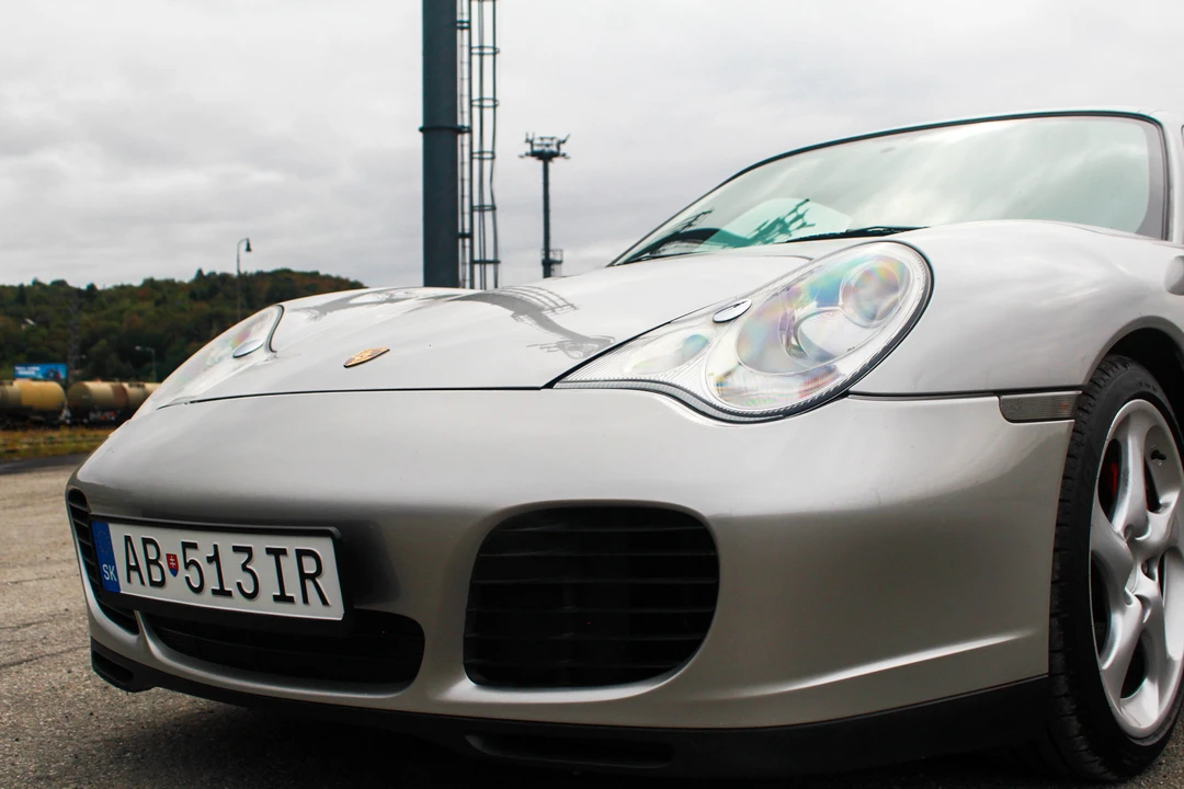 2001 Porsche 996 Carrera 4S - Image 20 of 31