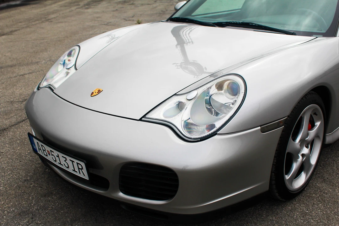 2001 Porsche 996 Carrera 4S - Image 21 of 31