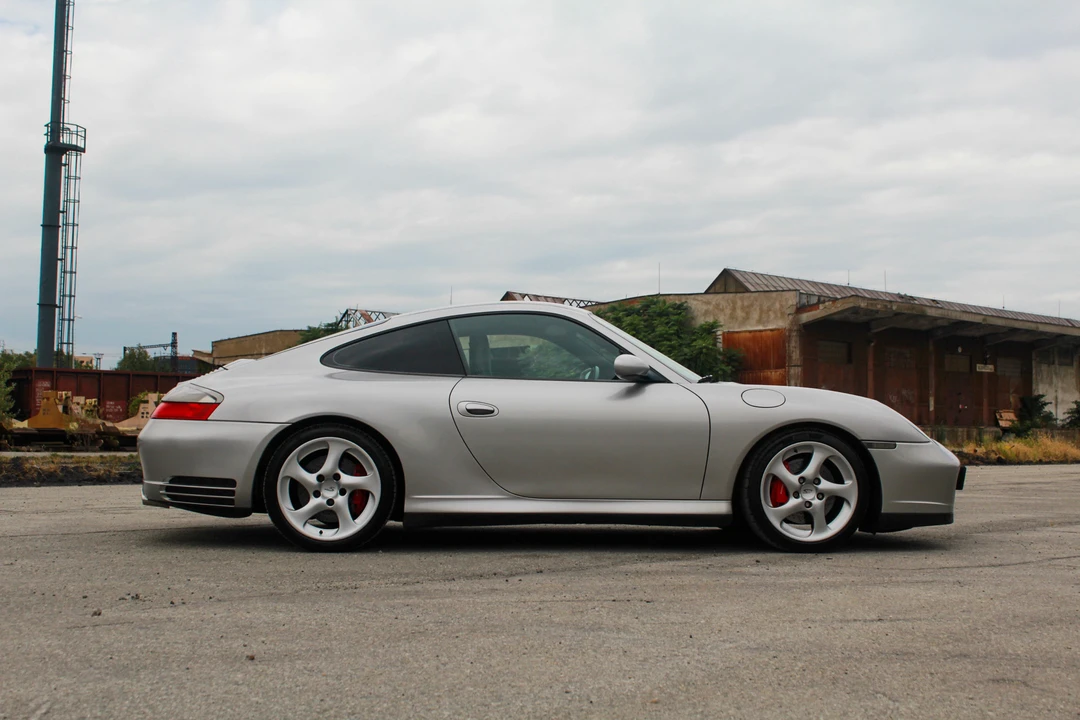 2001 Porsche 996 Carrera 4S - Image 16 of 31