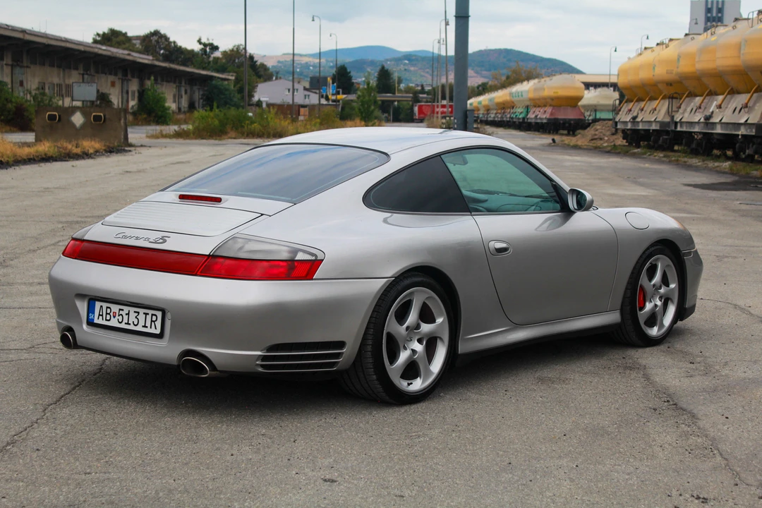 2001 Porsche 996 Carrera 4S - Image 7 of 31