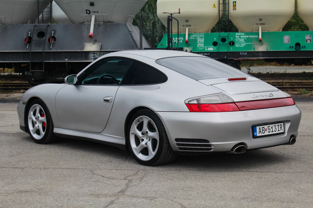 2001 Porsche 996 Carrera 4S - Image 5 of 31