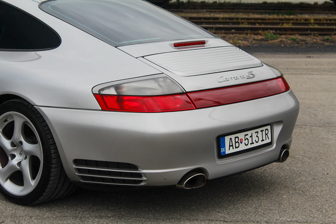 2001 Porsche 996 Carrera 4S - Image 24 of 31