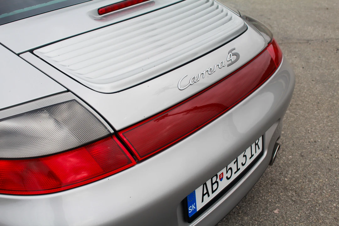 2001 Porsche 996 Carrera 4S - Image 26 of 31