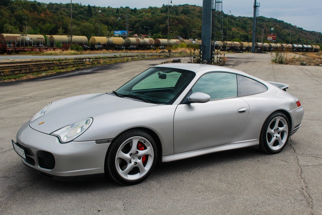 2001 Porsche 996 Carrera 4S - Image 11 of 31