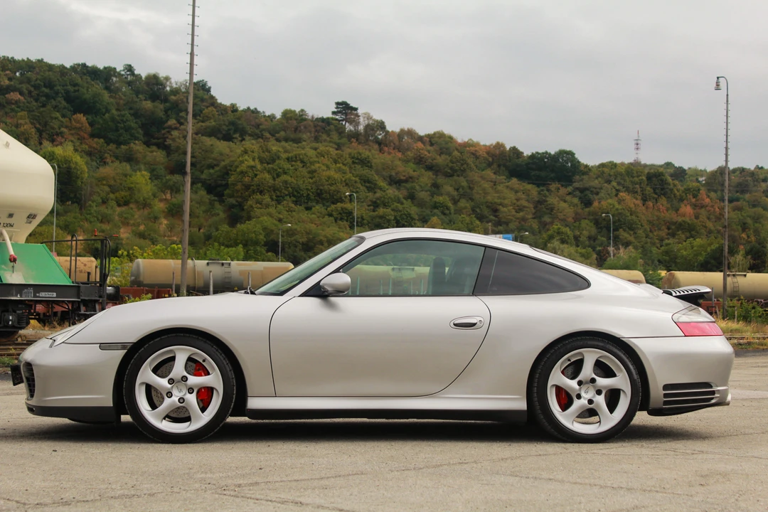 2001 Porsche 996 Carrera 4S - Image 12 of 31