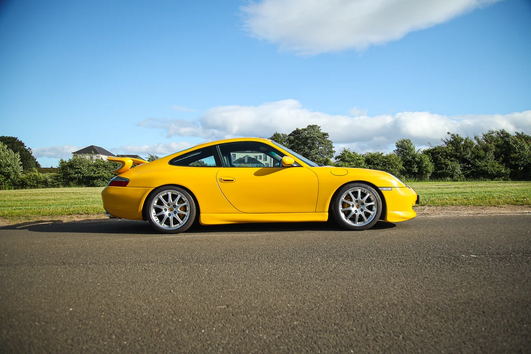 2001 Porsche 996 Carrera - Image 12 of 31