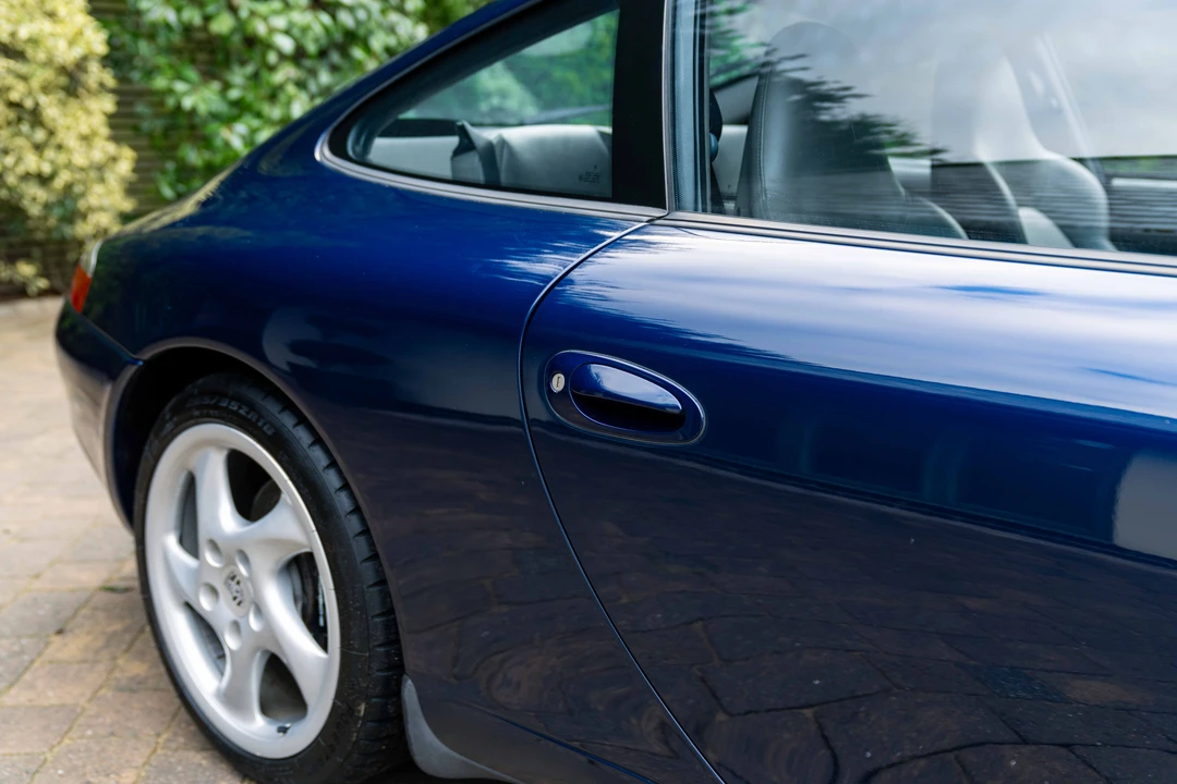 2001 Porsche 996 Carrera - Image 28 of 31