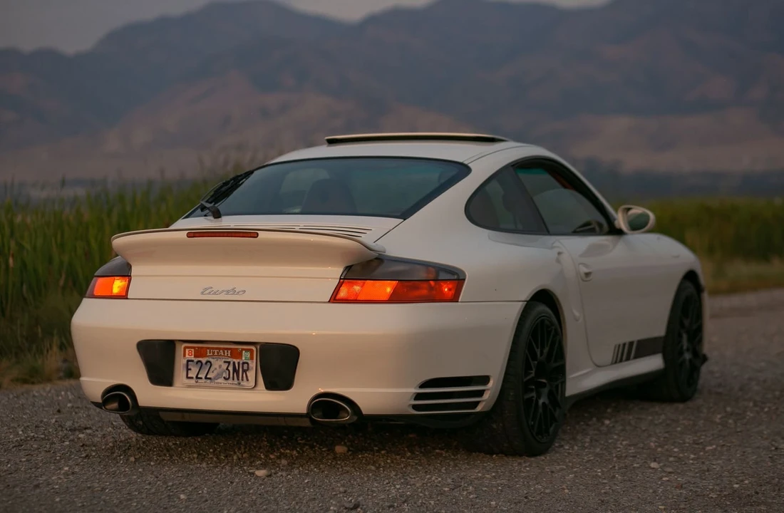 2001 Porsche 996 Turbo - Image 12 of 31