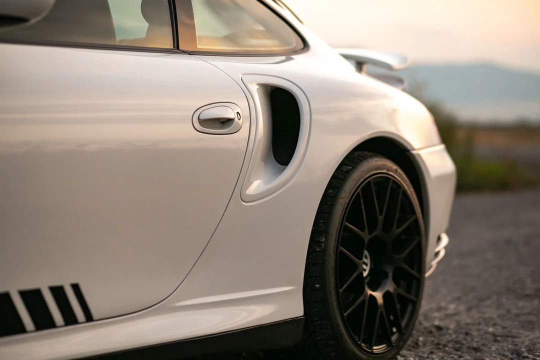 2001 Porsche 996 Turbo - Image 28 of 31