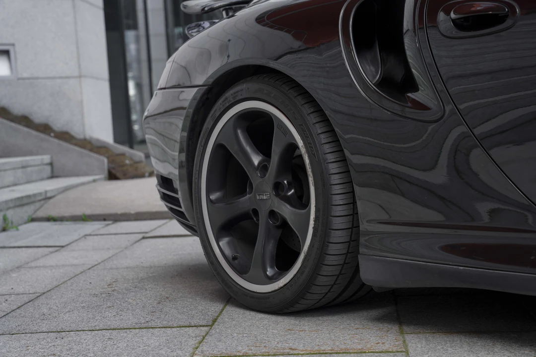 2001 Porsche 996 Turbo - Image 23 of 31